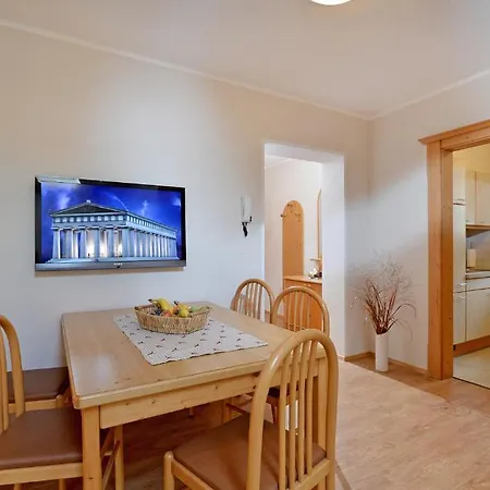 أبارتيمينتس سبيليوخ باي أونترليرشير *